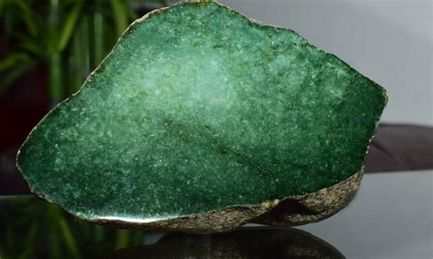 sexy jade|The Different Types Of Jade And What They All Look。